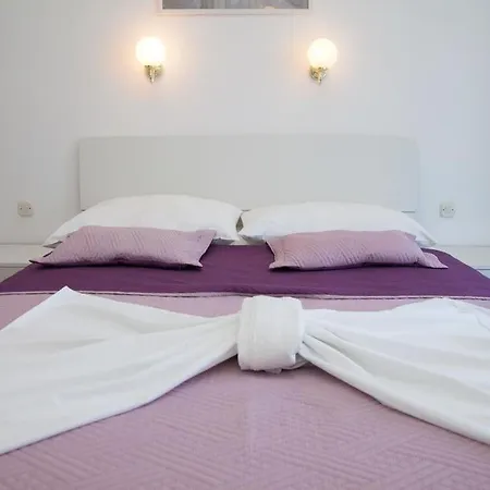 First Row To The Sea Azra Apartment Pag Town