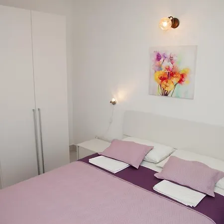 Apartment First Row To The Sea Azra