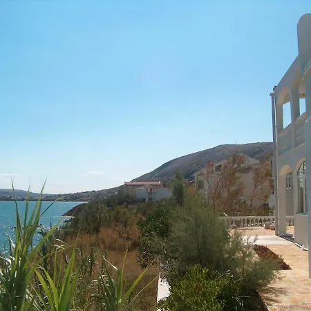 Azra - Seafront Pag 公寓 帕格