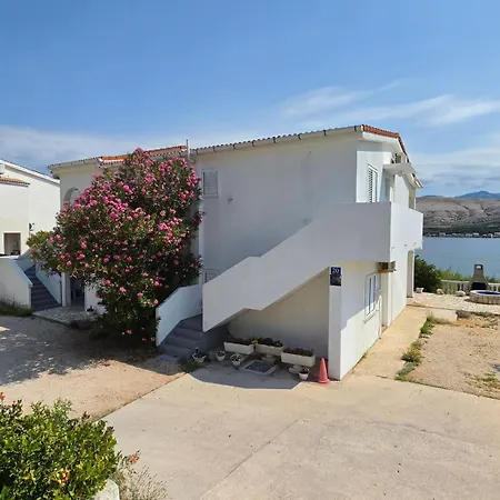 Azra - Seafront Pag