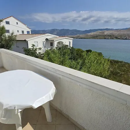 Azra - Seafront Pag