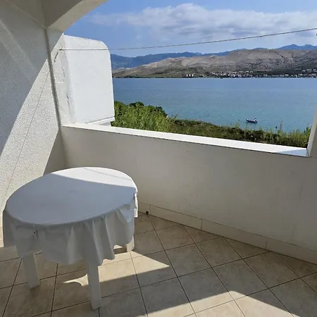 Azra - Seafront Pag Apartment Pag Town