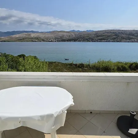 Azra - Seafront Pag 公寓 帕格