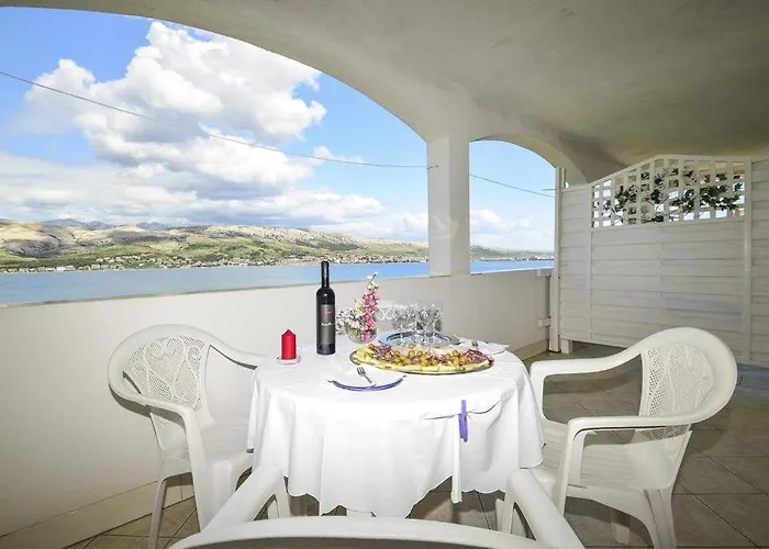 Appartamento First Row To The Sea Azra Pag Town